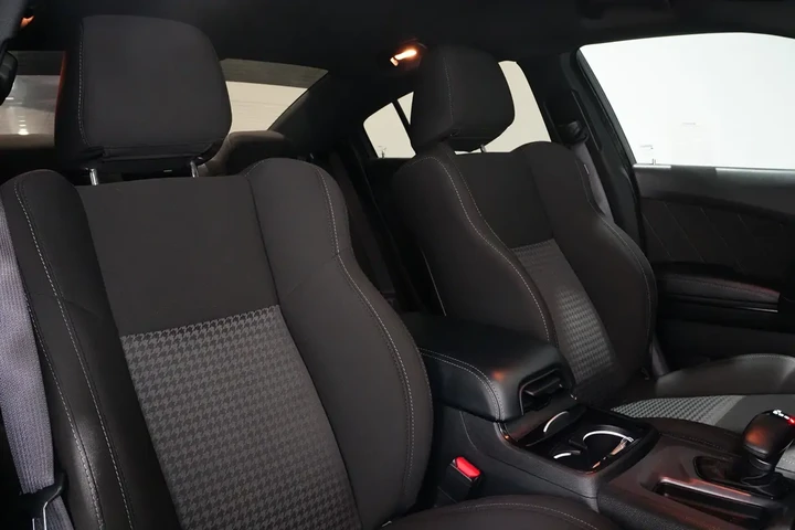 $31288 : 2023 Charger image 7