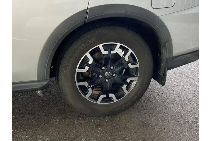 Nissan Pathfinder 2020 4x4 S image 10