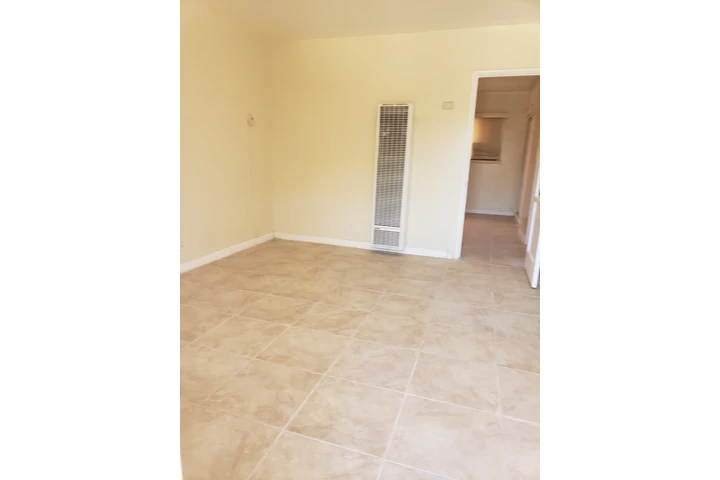 $1795 : LA. 1 bedroom, 1st floor image 8