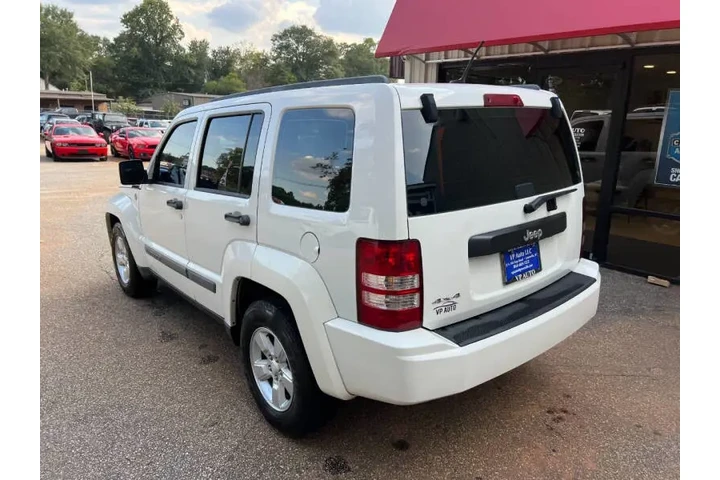 $6999 : 2010 Liberty Sport image 7