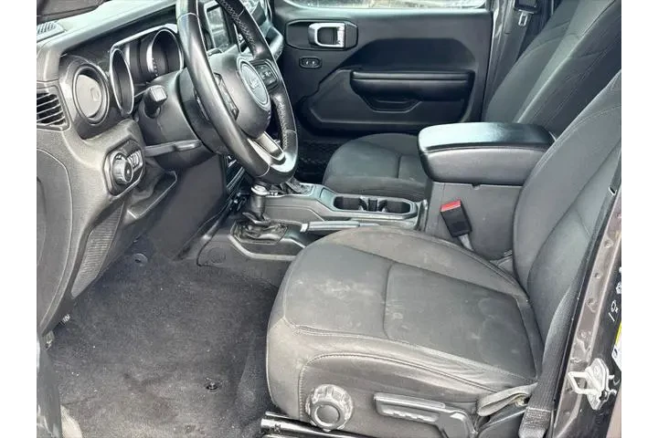 $25850 : Jeep Wrangler Unlimited 2021 image 9