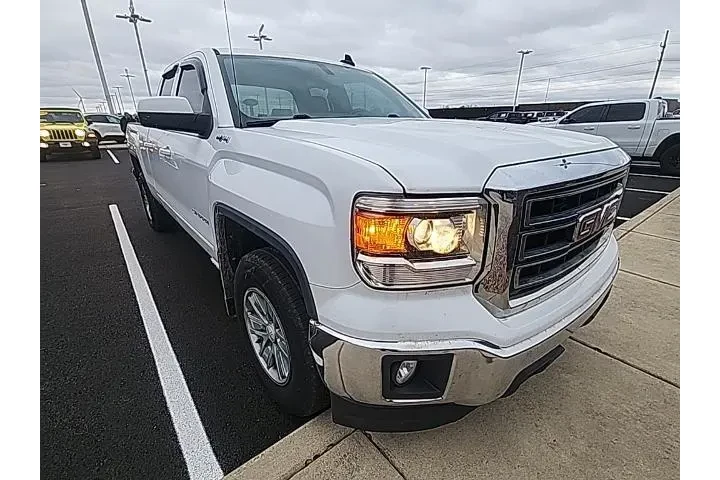 $16839 : GMC Sierra 1500 2015 4x4 SLE image 3