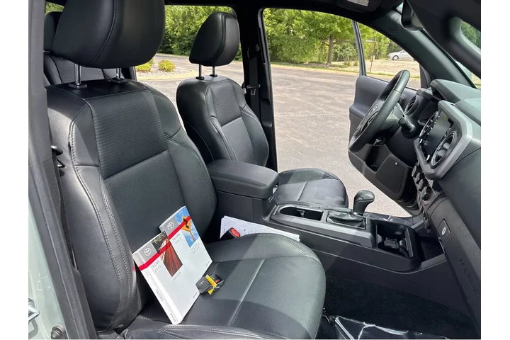 $40000 : Gold Certified2023 Tacoma TRD image 5