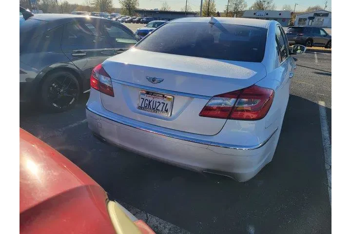 $11013 : Hyundai Genesis 2014 3.8L 4d image 5