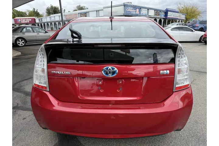 $8300 : 2011 Prius Four image 6