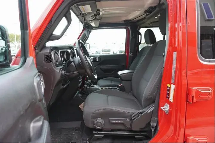 $31988 : Jeep Wrangler Unlimited 2022 image 7