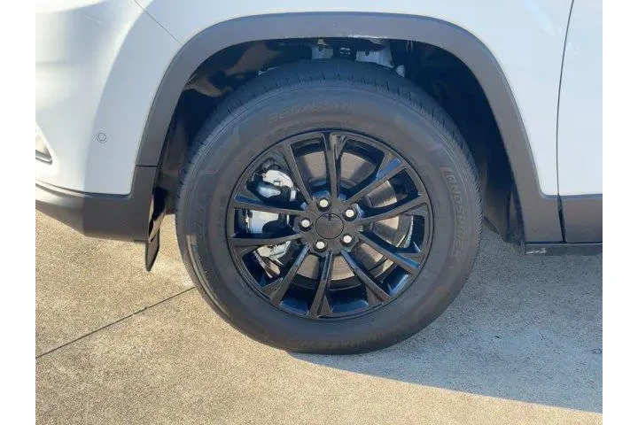 $19619 : Jeep Cherokee 2023 4x4 Altit image 10