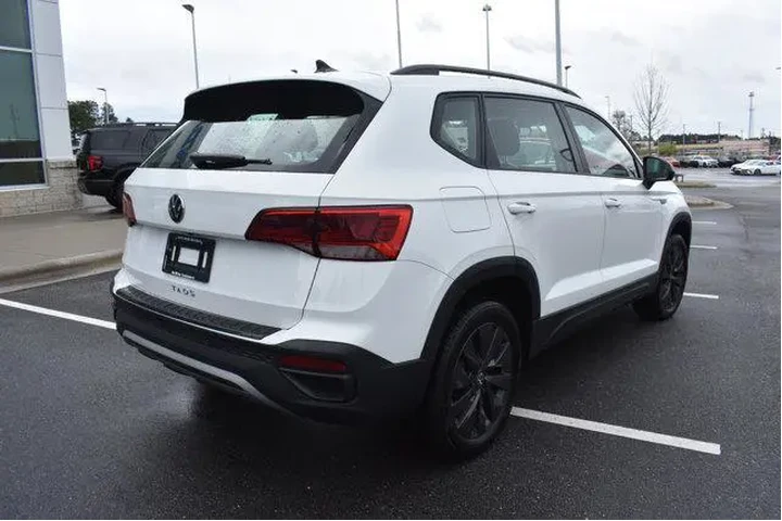 $19798 : Volkswagen Taos 2024 S 4dr S image 9