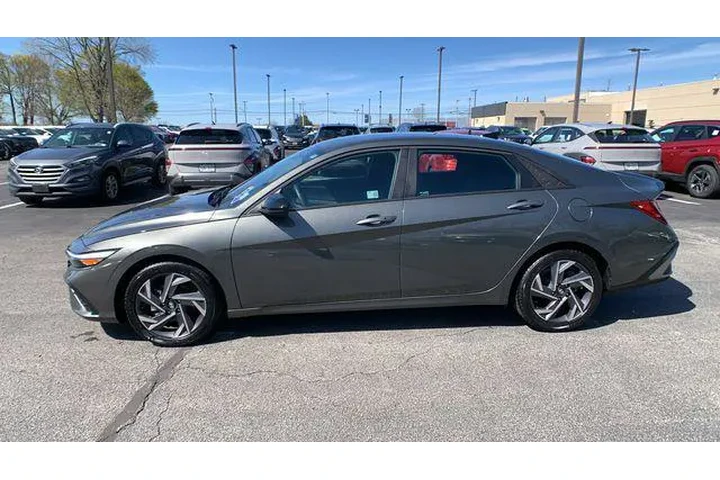 $18677 : Hyundai ELANTRA 2025 SEL Spo image 2