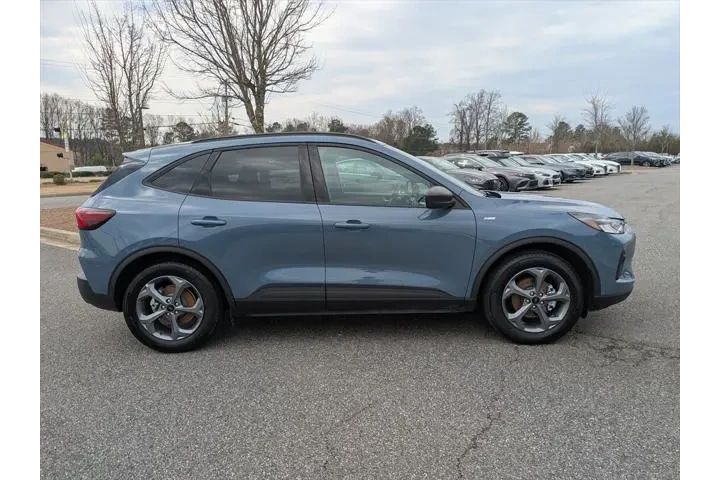 $24235 : Ford Escape 2025 ST-Line 4dr image 3