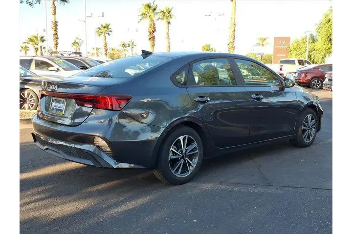 $18630 : Kia Forte 2024 LXS 4dr Sedan image 5