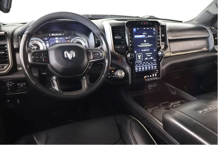 $38489 : Ram 1500 2020 4x4 Limited 4d image 2