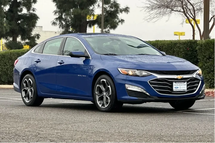 $15879 : Chevrolet Malibu 2023 LT 4dr image 9