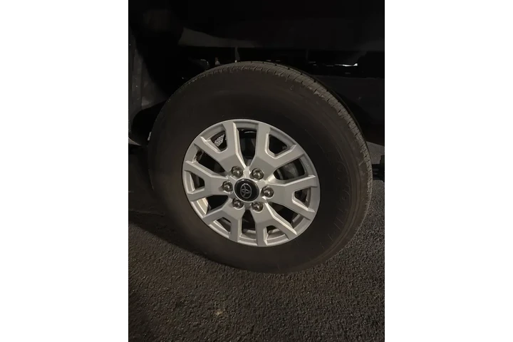 $31950 : Toyota Tacoma 2024 4x2 SR 4d image 7