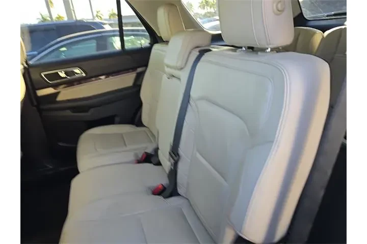 $13590 : Ford Explorer 2016 AWD Plati image 10