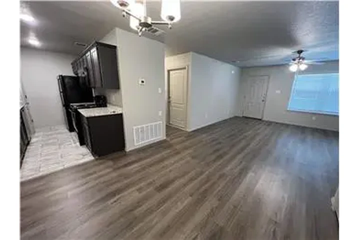 $1500 : Rental property with 3 bedro image 8