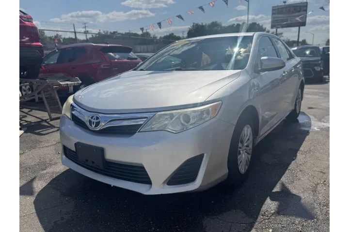 $15995 : 2014 Camry LE image 4