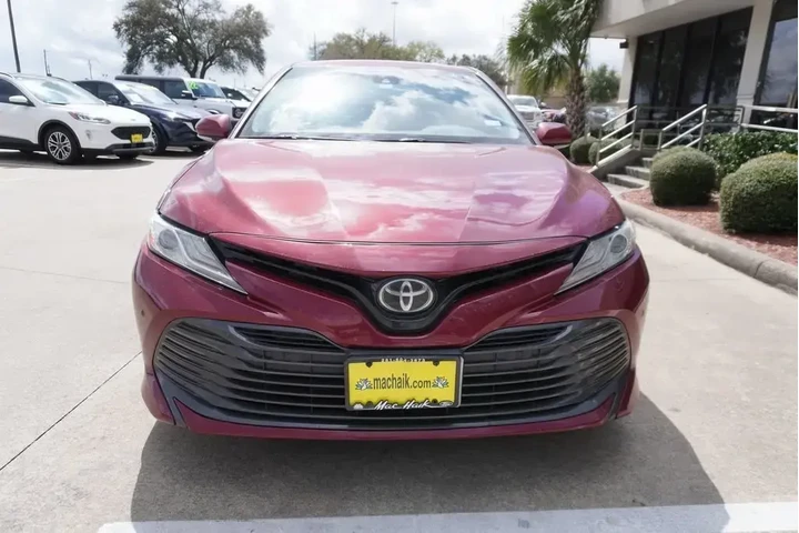 $14388 : Toyota Camry 2018 XLE 4dr Se image 2