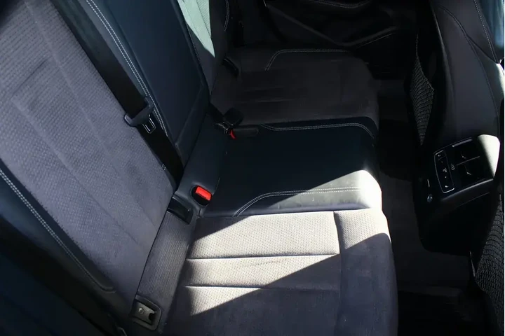 $25000 : Audi A4 2022 AWD quattro S l image 9