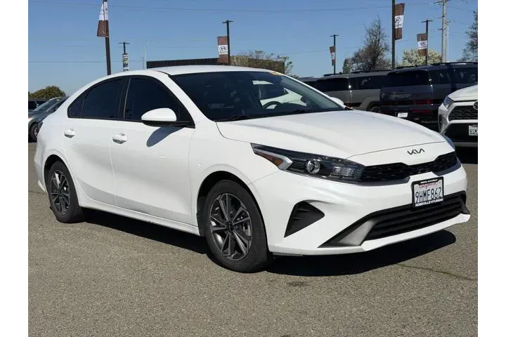 $18991 : Kia Forte 2023 LXS 4dr Sedan image 1