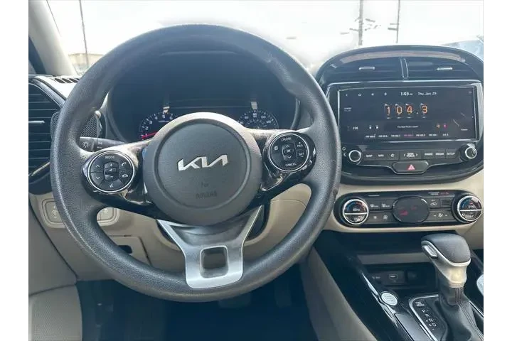 $18188 : Kia Soul 2022 S 4dr Crossove image 10