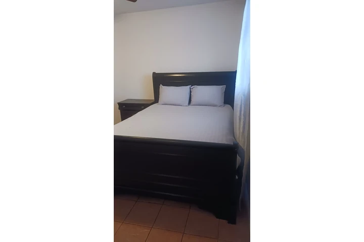 $1000 : Cuarto de renta image 2