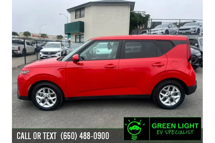 $18400 : 2022 Soul S image 8