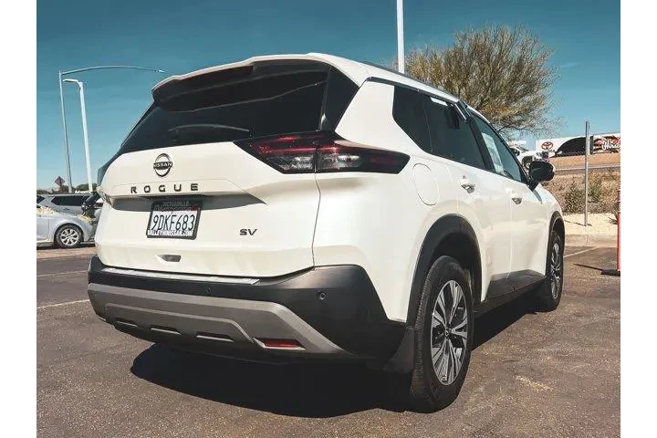 $17997 : Nissan Rogue 2023 SV 4dr Cro image 3