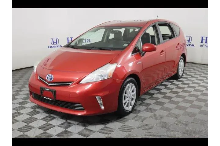 $12875 : Toyota Prius v 2013 Three 4d image 3