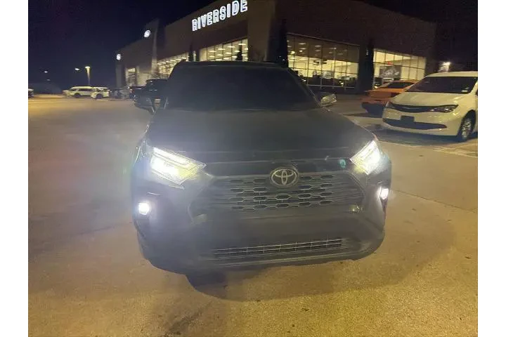 $29595 : Toyota RAV4 2024 XLE Premium image 2