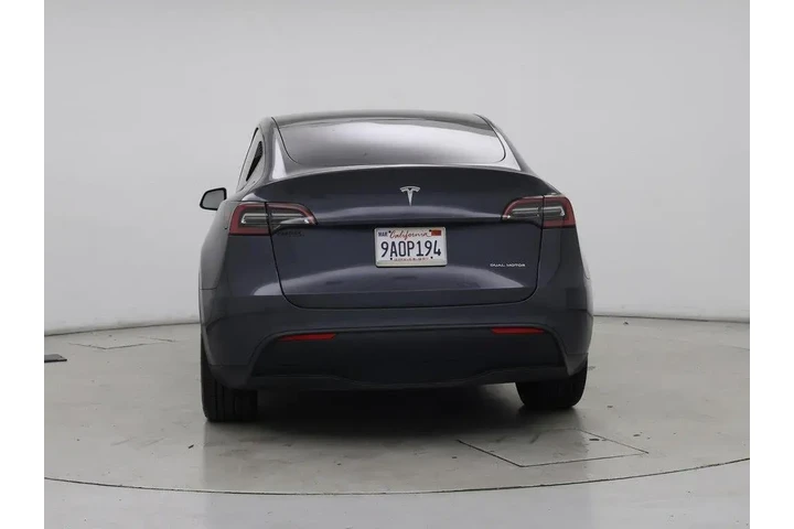 $27998 : Tesla Model Y 2022 AWD Long image 6