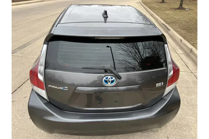 $8997 : 2016 Prius c Two image 6