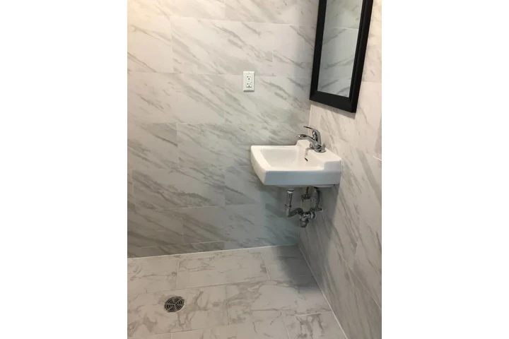 $400000 : Commercial Building  For Sale image 1