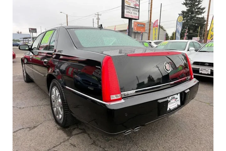 $6995 : 2009 DTS Luxury 6-Passenger image 6