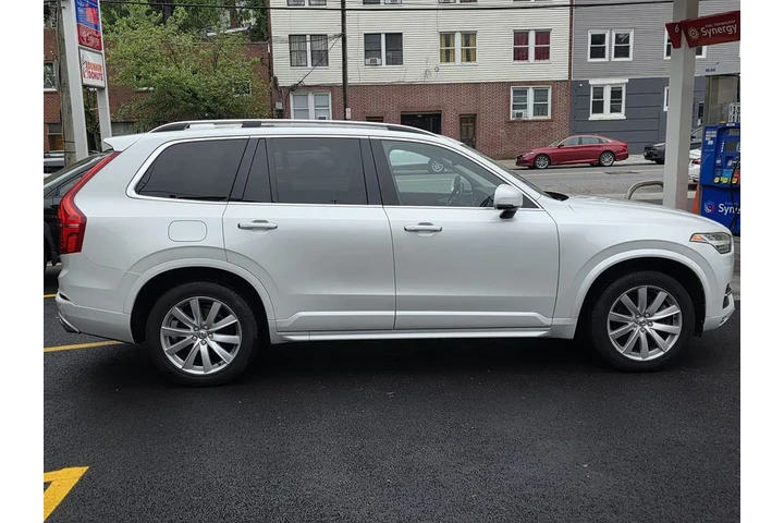 $15995 : 2016 XC90 T6 Momentum image 7