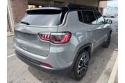 $20320 : Jeep Compass 2023 4x4 Limite thumbnail