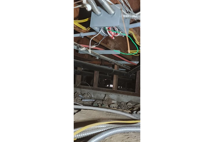 Técnico Electrecista image 2