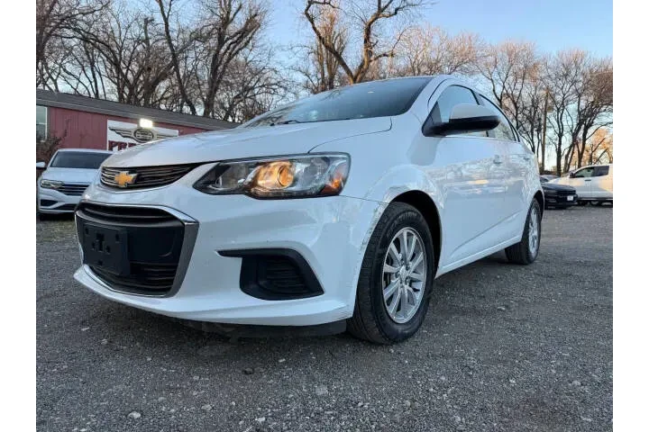 $6995 : 2017 Sonic LT Auto image 1