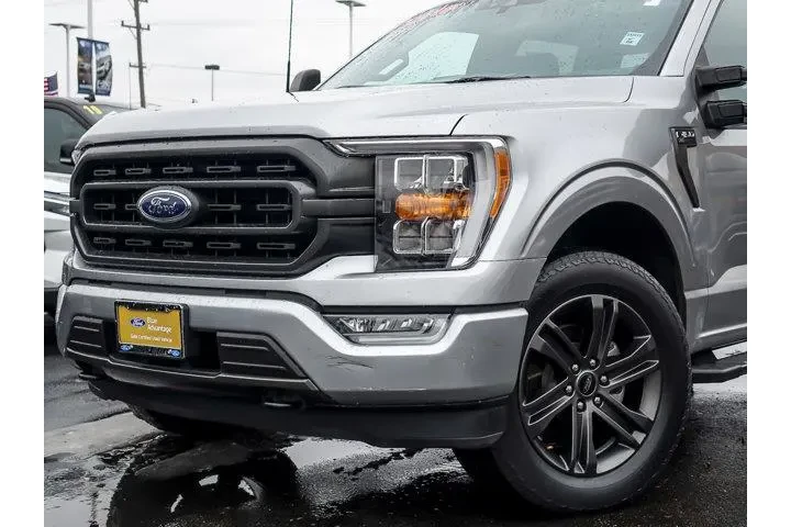 $38977 : Ford F-150 2021 4x4 XLT 4dr image 2