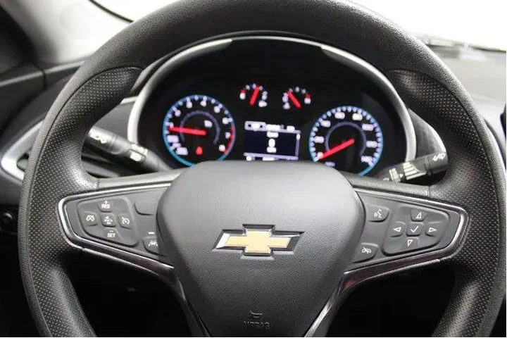 $19988 : Chevrolet Malibu 2023 LT 4dr image 8