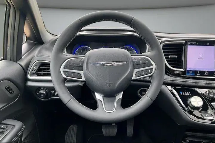 $34000 : Chrysler Pacifica 2025 Selec image 8