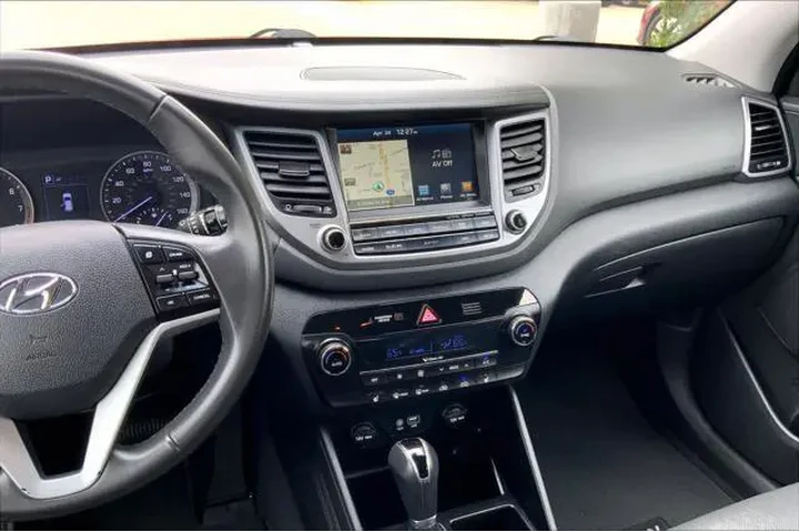 $13975 : Hyundai TUCSON 2017 AWD Limi image 7