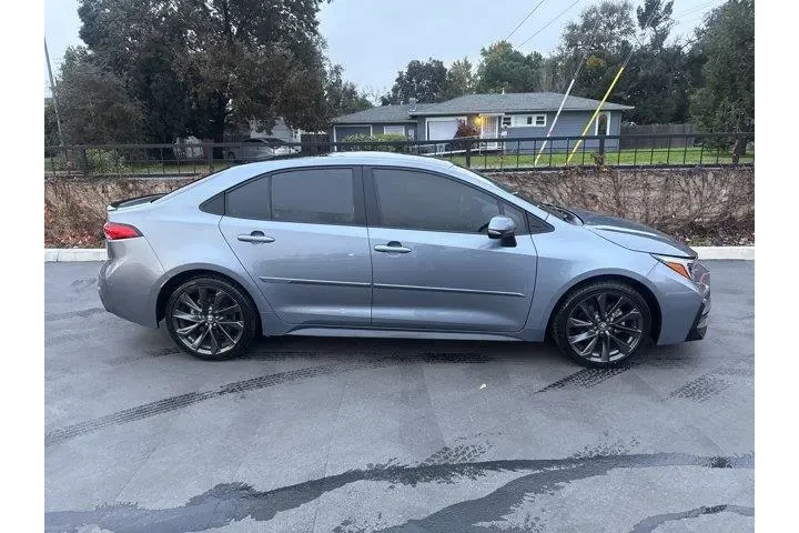 $23995 : Toyota Corolla 2024 SE 4dr S image 3