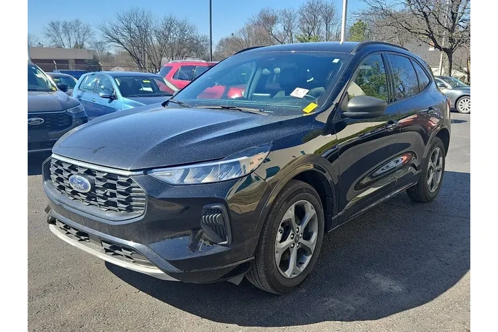 $21956 : Ford Escape 2023 AWD ST-Line image 3