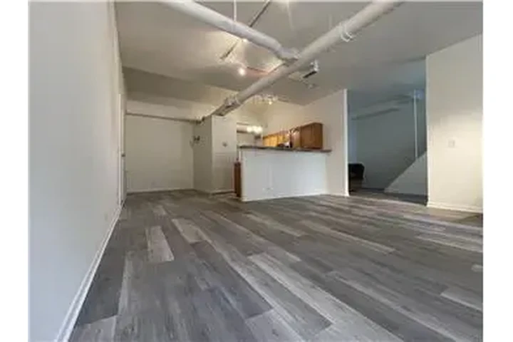 $4095 : Rental property with 3 bedro image 1