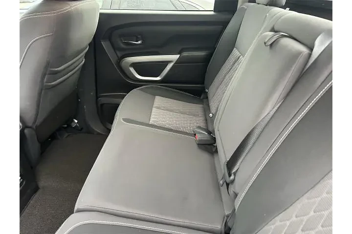 $27991 : Nissan Titan 2021 4x2 SV 4dr image 8