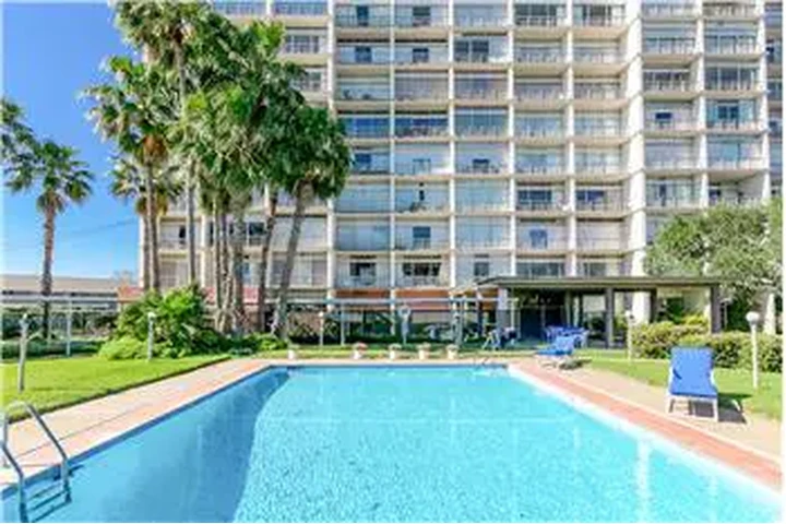 $1600 : Rental property with 1 bedro image 6