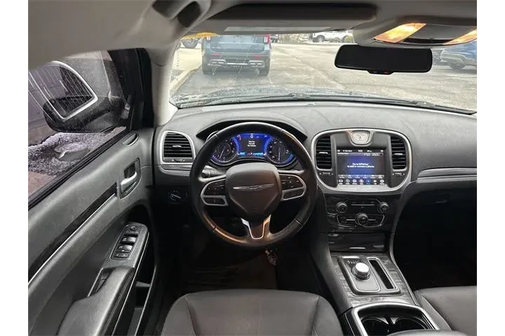 $17000 : Chrysler 300 2018 AWD Tourin image 2