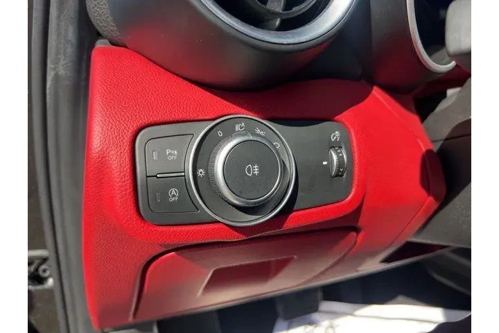 $19995 : Alfa Romeo Giulia 2020 AWD T image 8