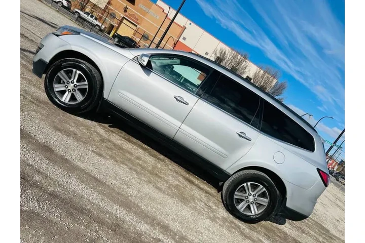 $12500 : 2017 Traverse LT image 8